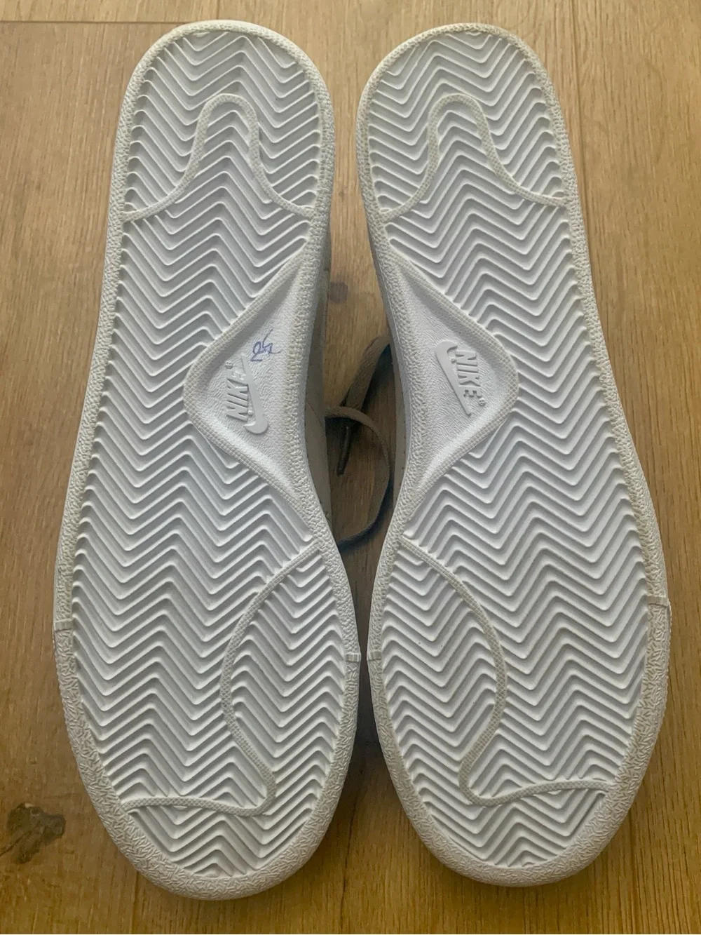 Nike Tennis Shoes